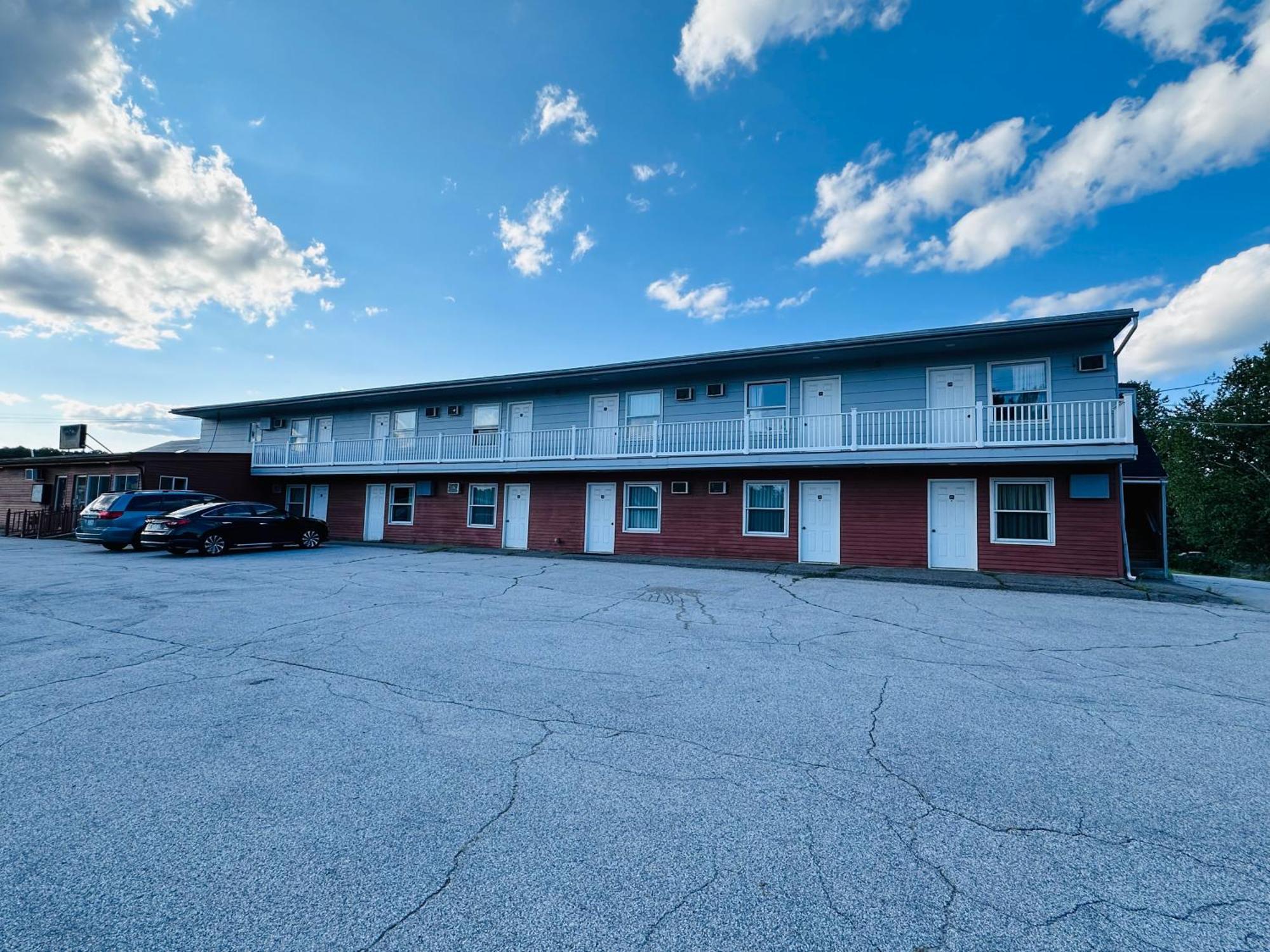 Pamola Motor Lodge Millinocket Exterior foto